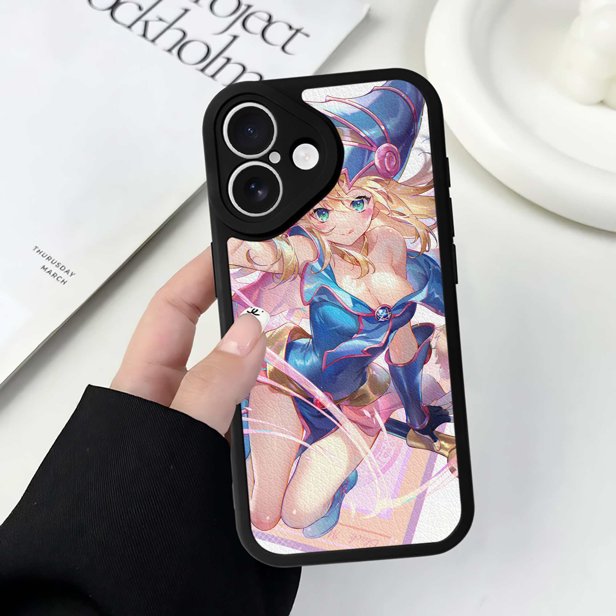 （画像用） 遊☆戯☆王 Yu-Gi-Oh! 【iPhone 16シリーズ対応】シリコンスマホケース（レザー調） 材質：シリコン